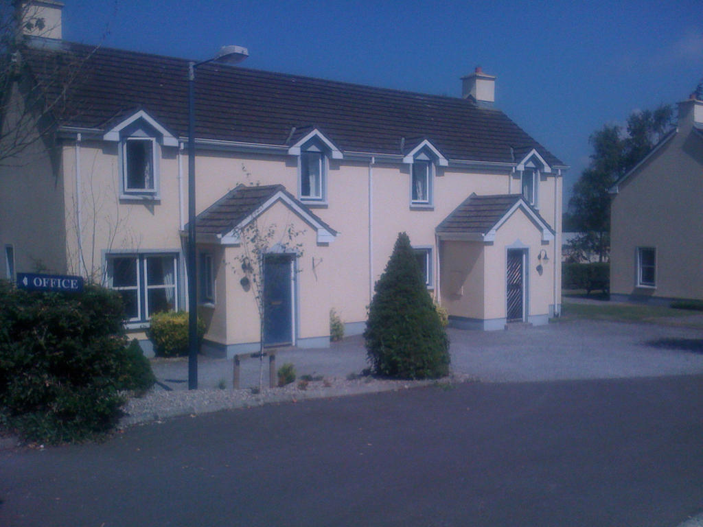 The Waterside Cottages Nenagh Room photo